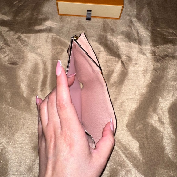 ❌SOLD ❌Louis Vuitton Zoe Wallet - Picture 7 of 13